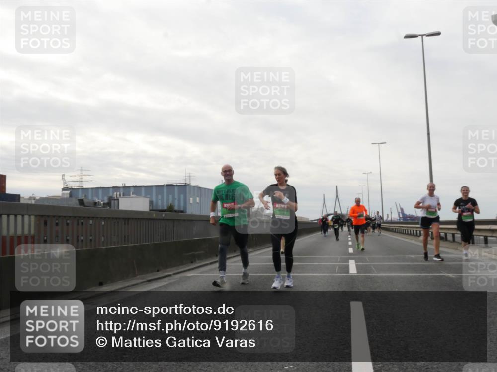 03.10.2025 - Köhlbrandbrückenlauf Matties Gatica Varas http://msf.ph/oto/9192616 03.10.2025 16:11:11 Position 3  meine-sportfotos.de