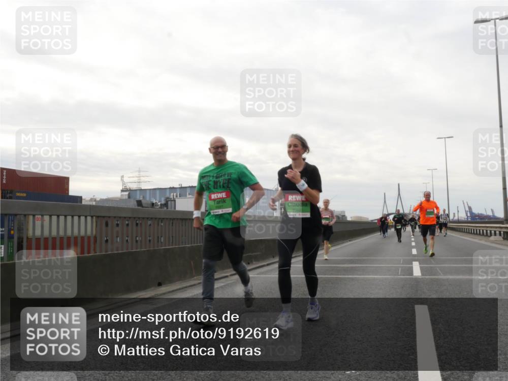 03.10.2025 - Köhlbrandbrückenlauf Matties Gatica Varas http://msf.ph/oto/9192619 03.10.2025 16:11:12 Position 3  meine-sportfotos.de