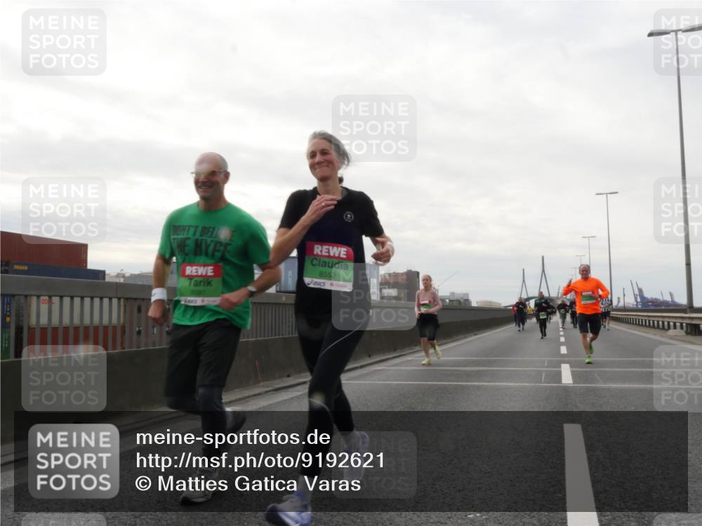 03.10.2025 - Köhlbrandbrückenlauf Matties Gatica Varas http://msf.ph/oto/9192621 03.10.2025 16:11:13 Position 3 8597, 8553 meine-sportfotos.de