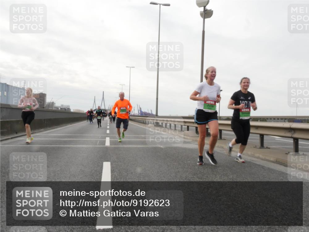 03.10.2025 - Köhlbrandbrückenlauf Matties Gatica Varas http://msf.ph/oto/9192623 03.10.2025 16:11:13 Position 3  meine-sportfotos.de