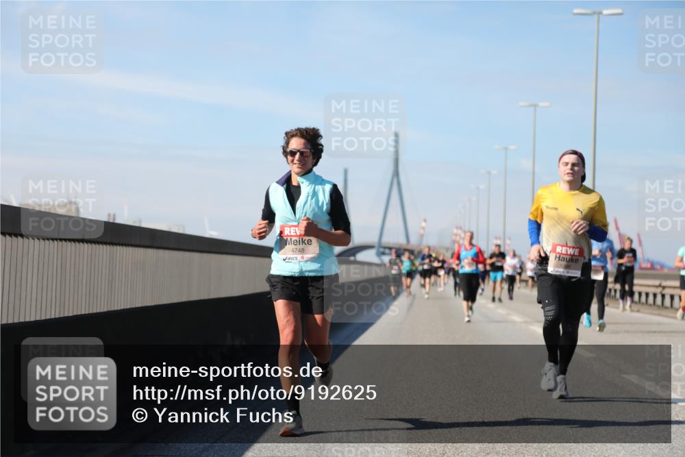 03.10.2025 - Köhlbrandbrückenlauf Yannick Fuchs http://msf.ph/oto/9192625 03.10.2025 11:54:01 Position 3 4748, 5396 meine-sportfotos.de