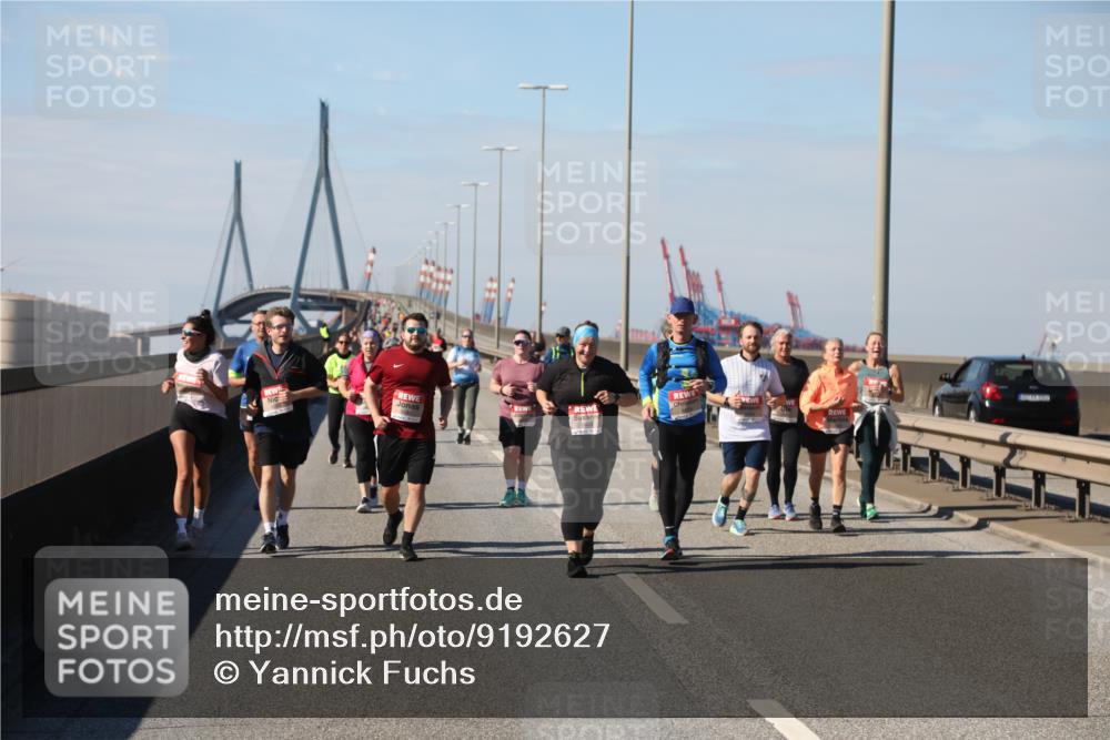03.10.2025 - Köhlbrandbrückenlauf Yannick Fuchs http://msf.ph/oto/9192627 03.10.2025 12:14:26 Position 3  meine-sportfotos.de