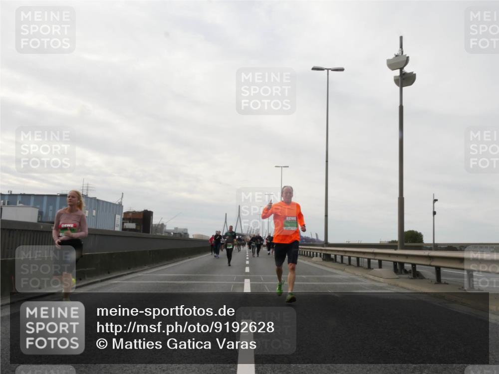 03.10.2025 - Köhlbrandbrückenlauf Matties Gatica Varas http://msf.ph/oto/9192628 03.10.2025 16:11:14 Position 3  meine-sportfotos.de