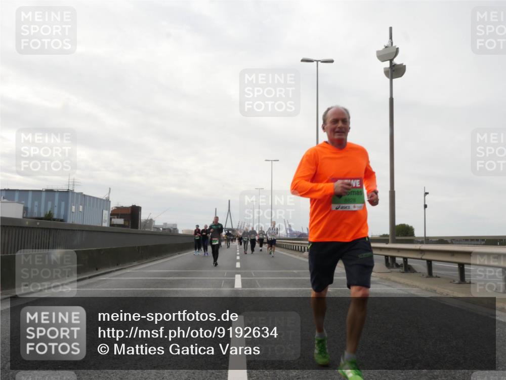 03.10.2025 - Köhlbrandbrückenlauf Matties Gatica Varas http://msf.ph/oto/9192634 03.10.2025 16:11:16 Position 3 8828 meine-sportfotos.de