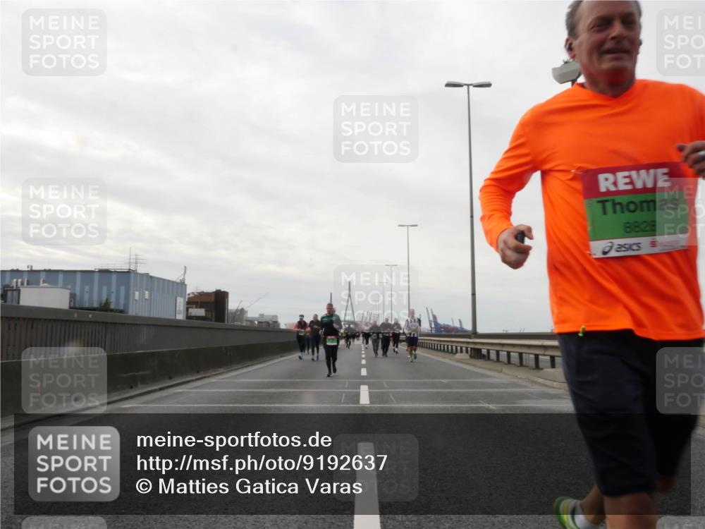 03.10.2025 - Köhlbrandbrückenlauf Matties Gatica Varas http://msf.ph/oto/9192637 03.10.2025 16:11:16 Position 3 8828 meine-sportfotos.de