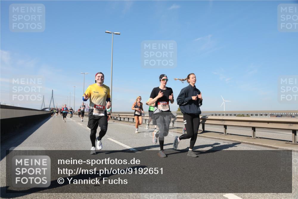 03.10.2025 - Köhlbrandbrückenlauf Yannick Fuchs http://msf.ph/oto/9192651 03.10.2025 11:54:03 Position 3 6487 meine-sportfotos.de