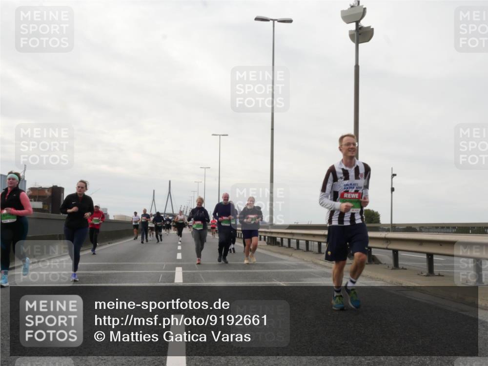 03.10.2025 - Köhlbrandbrückenlauf Matties Gatica Varas http://msf.ph/oto/9192661 03.10.2025 16:11:22 Position 3  meine-sportfotos.de