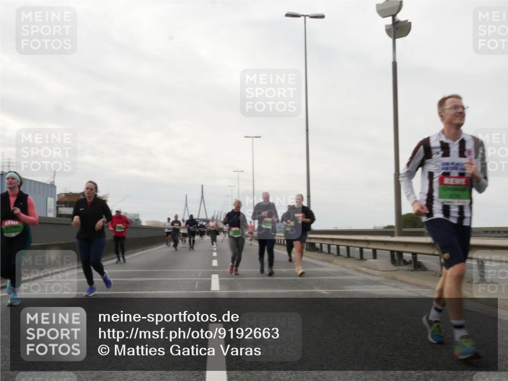 03.10.2025 - Köhlbrandbrückenlauf Matties Gatica Varas http://msf.ph/oto/9192663 03.10.2025 16:11:23 Position 3  meine-sportfotos.de