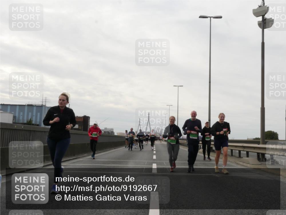 03.10.2025 - Köhlbrandbrückenlauf Matties Gatica Varas http://msf.ph/oto/9192667 03.10.2025 16:11:24 Position 3  meine-sportfotos.de