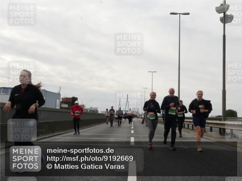 03.10.2025 - Köhlbrandbrückenlauf Matties Gatica Varas http://msf.ph/oto/9192669 03.10.2025 16:11:24 Position 3  meine-sportfotos.de