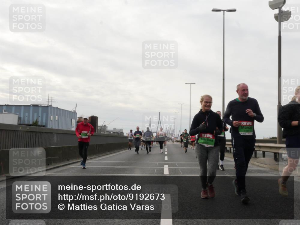 03.10.2025 - Köhlbrandbrückenlauf Matties Gatica Varas http://msf.ph/oto/9192673 03.10.2025 16:11:25 Position 3 9108, 9107 meine-sportfotos.de