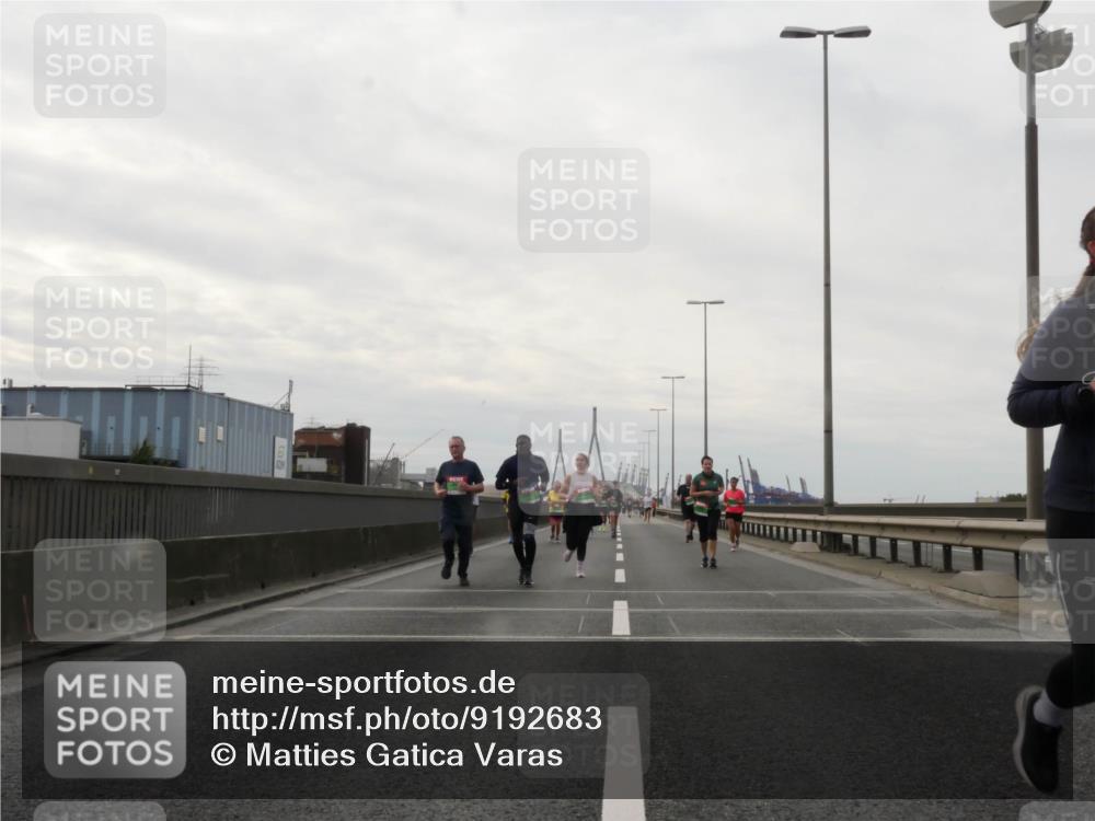 03.10.2025 - Köhlbrandbrückenlauf Matties Gatica Varas http://msf.ph/oto/9192683 03.10.2025 16:11:27 Position 3  meine-sportfotos.de