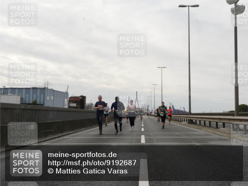 03.10.2025 - Köhlbrandbrückenlauf Matties Gatica Varas http://msf.ph/oto/9192687 03.10.2025 16:11:28 Position 3  meine-sportfotos.de