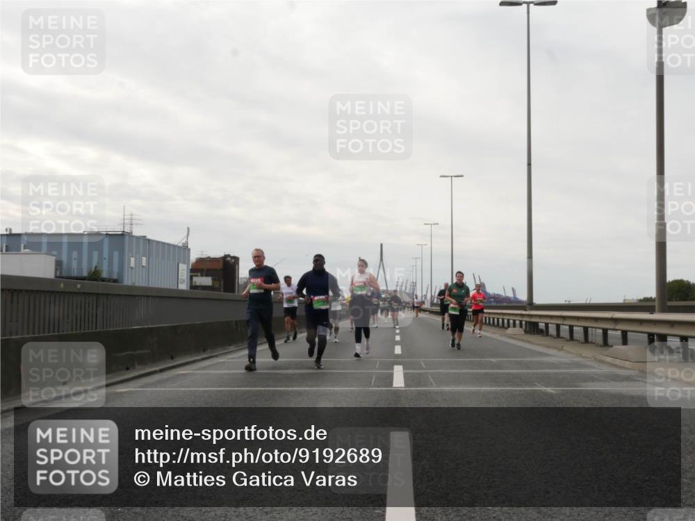 03.10.2025 - Köhlbrandbrückenlauf Matties Gatica Varas http://msf.ph/oto/9192689 03.10.2025 16:11:28 Position 3  meine-sportfotos.de