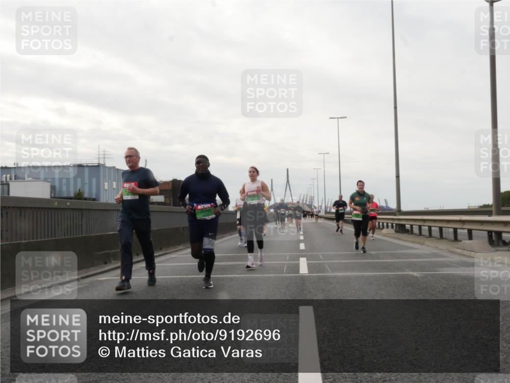 03.10.2025 - Köhlbrandbrückenlauf Matties Gatica Varas http://msf.ph/oto/9192696 03.10.2025 16:11:30 Position 3  meine-sportfotos.de