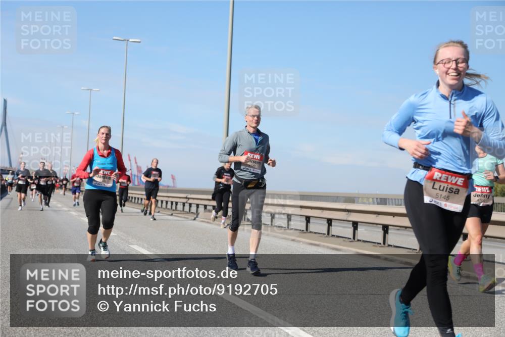 03.10.2025 - Köhlbrandbrückenlauf Yannick Fuchs http://msf.ph/oto/9192705 03.10.2025 11:54:07 Position 3 5145, 4700 meine-sportfotos.de