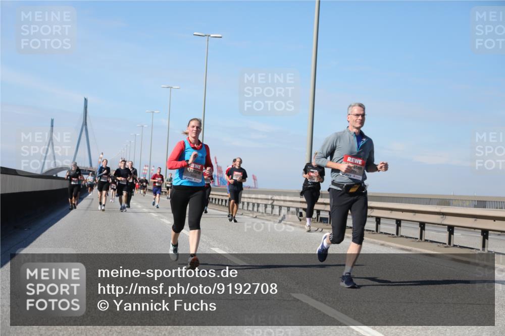 03.10.2025 - Köhlbrandbrückenlauf Yannick Fuchs http://msf.ph/oto/9192708 03.10.2025 11:54:07 Position 3 777 meine-sportfotos.de