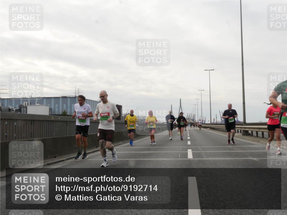 03.10.2025 - Köhlbrandbrückenlauf Matties Gatica Varas http://msf.ph/oto/9192714 03.10.2025 16:11:34 Position 3  meine-sportfotos.de