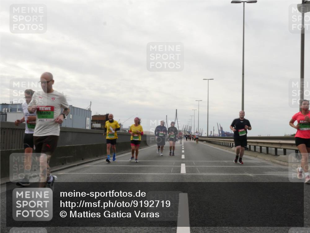 03.10.2025 - Köhlbrandbrückenlauf Matties Gatica Varas http://msf.ph/oto/9192719 03.10.2025 16:11:35 Position 3  meine-sportfotos.de