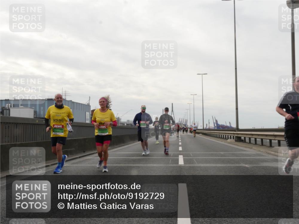 03.10.2025 - Köhlbrandbrückenlauf Matties Gatica Varas http://msf.ph/oto/9192729 03.10.2025 16:11:37 Position 3 2025 meine-sportfotos.de