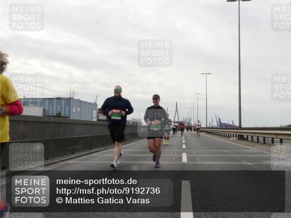 03.10.2025 - Köhlbrandbrückenlauf Matties Gatica Varas http://msf.ph/oto/9192736 03.10.2025 16:11:39 Position 3  meine-sportfotos.de
