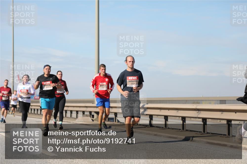 03.10.2025 - Köhlbrandbrückenlauf Yannick Fuchs http://msf.ph/oto/9192741 03.10.2025 11:54:11 Position 3 4522, 5426, 6454 meine-sportfotos.de