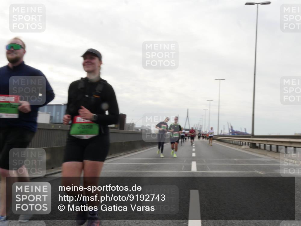 03.10.2025 - Köhlbrandbrückenlauf Matties Gatica Varas http://msf.ph/oto/9192743 03.10.2025 16:11:40 Position 3  meine-sportfotos.de