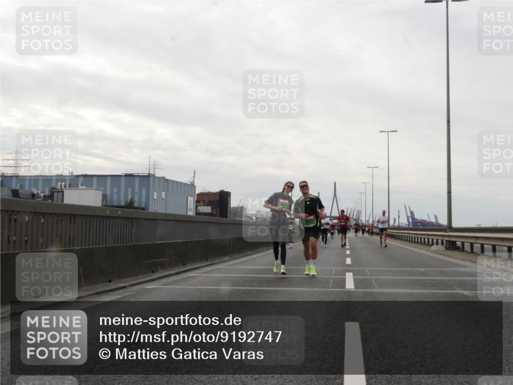 03.10.2025 - Köhlbrandbrückenlauf Matties Gatica Varas http://msf.ph/oto/9192747 03.10.2025 16:11:41 Position 3  meine-sportfotos.de