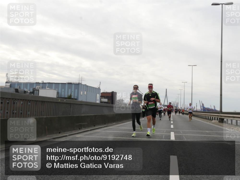 03.10.2025 - Köhlbrandbrückenlauf Matties Gatica Varas http://msf.ph/oto/9192748 03.10.2025 16:11:42 Position 3  meine-sportfotos.de