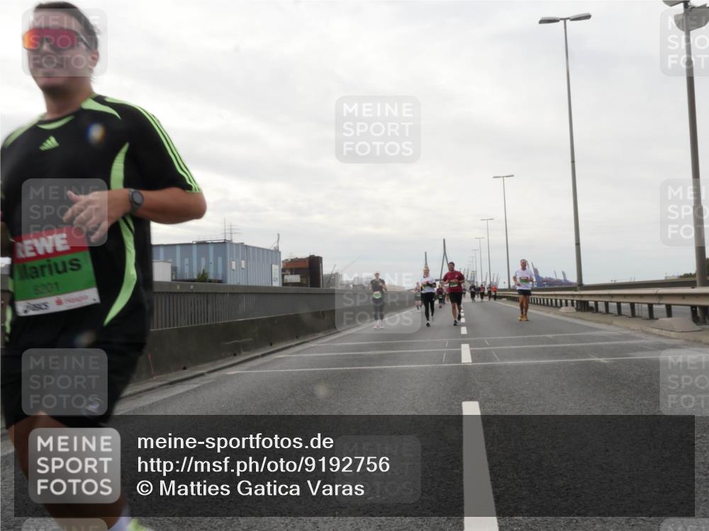 03.10.2025 - Köhlbrandbrückenlauf Matties Gatica Varas http://msf.ph/oto/9192756 03.10.2025 16:11:44 Position 3 8201 meine-sportfotos.de