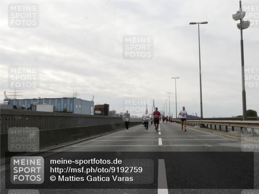 03.10.2025 - Köhlbrandbrückenlauf Matties Gatica Varas http://msf.ph/oto/9192759 03.10.2025 16:11:45 Position 3  meine-sportfotos.de