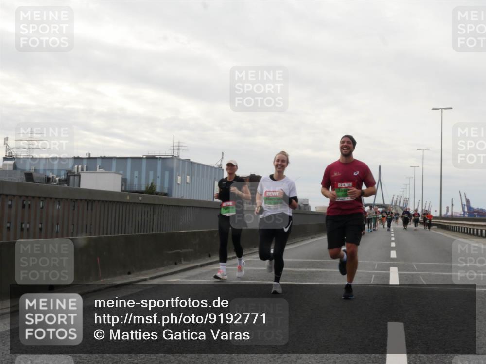 03.10.2025 - Köhlbrandbrückenlauf Matties Gatica Varas http://msf.ph/oto/9192771 03.10.2025 16:11:49 Position 3  meine-sportfotos.de