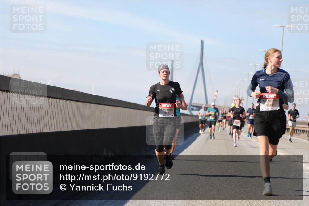 03.10.2025 - Köhlbrandbrückenlauf Yannick Fuchs http://msf.ph/oto/9192772 03.10.2025 11:54:14 Position 3 4973, 6049 meine-sportfotos.de