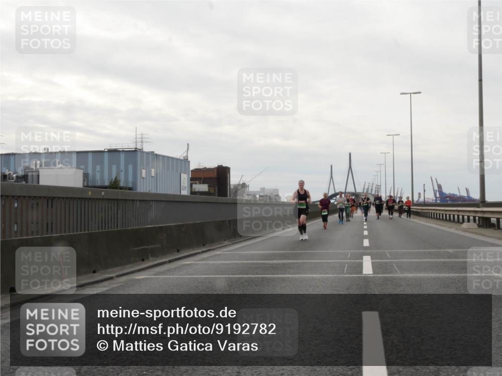 03.10.2025 - Köhlbrandbrückenlauf Matties Gatica Varas http://msf.ph/oto/9192782 03.10.2025 16:11:51 Position 3  meine-sportfotos.de