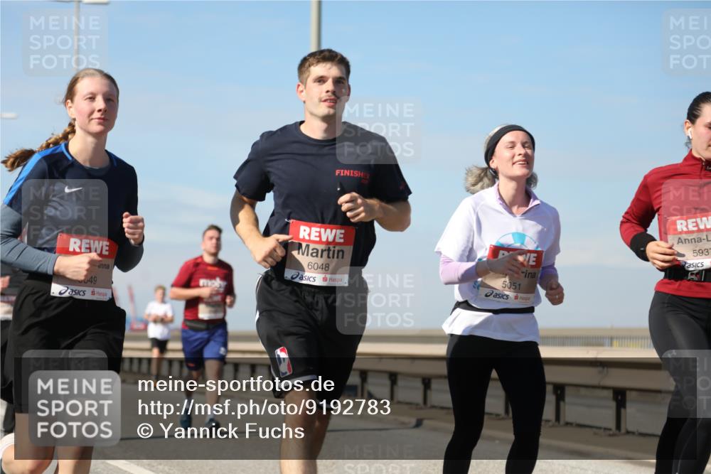 03.10.2025 - Köhlbrandbrückenlauf Yannick Fuchs http://msf.ph/oto/9192783 03.10.2025 11:54:15 Position 3 49, 6048, 593, 5051 meine-sportfotos.de