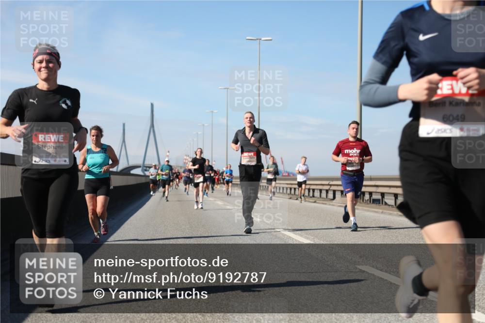 03.10.2025 - Köhlbrandbrückenlauf Yannick Fuchs http://msf.ph/oto/9192787 03.10.2025 11:54:16 Position 3 4973, 6049 meine-sportfotos.de