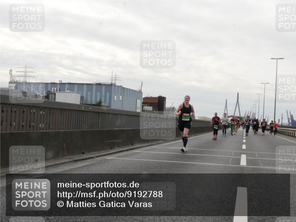 03.10.2025 - Köhlbrandbrückenlauf Matties Gatica Varas http://msf.ph/oto/9192788 03.10.2025 16:11:53 Position 3  meine-sportfotos.de