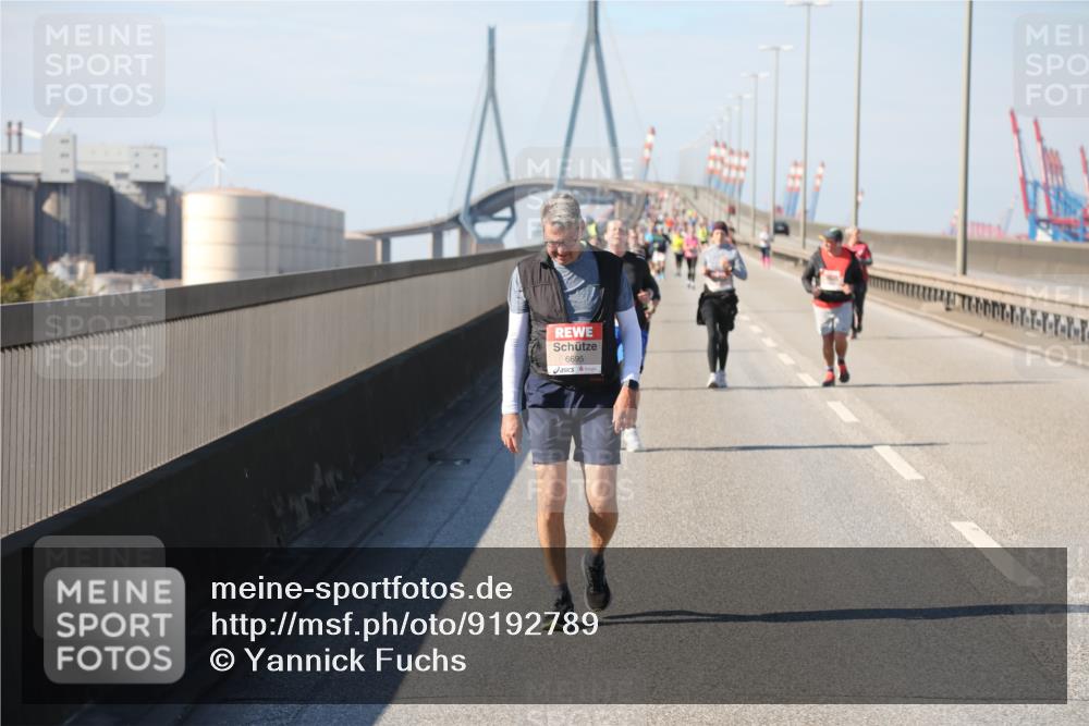 03.10.2025 - Köhlbrandbrückenlauf Yannick Fuchs http://msf.ph/oto/9192789 03.10.2025 12:14:44 Position 3 6695 meine-sportfotos.de