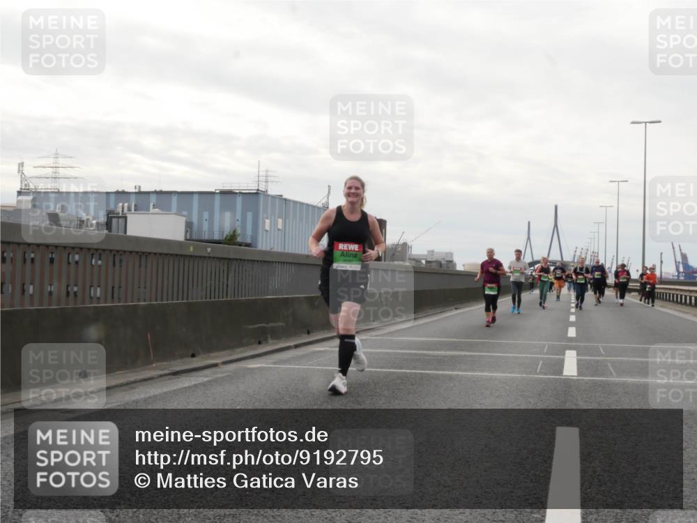 03.10.2025 - Köhlbrandbrückenlauf Matties Gatica Varas http://msf.ph/oto/9192795 03.10.2025 16:11:55 Position 3  meine-sportfotos.de