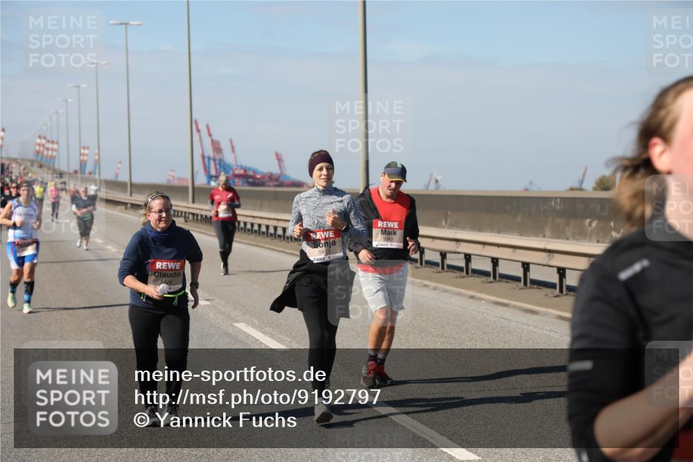 03.10.2025 - Köhlbrandbrückenlauf Yannick Fuchs http://msf.ph/oto/9192797 03.10.2025 12:14:54 Position 3 5620, 5613, 5043 meine-sportfotos.de