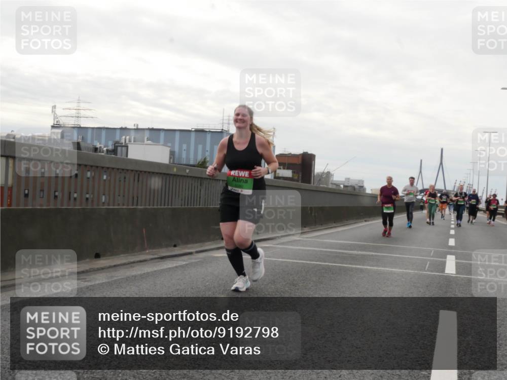 03.10.2025 - Köhlbrandbrückenlauf Matties Gatica Varas http://msf.ph/oto/9192798 03.10.2025 16:11:55 Position 3 8580 meine-sportfotos.de