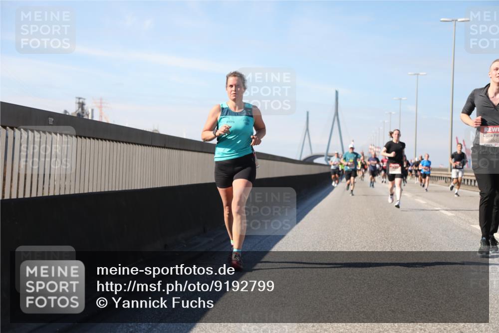 03.10.2025 - Köhlbrandbrückenlauf Yannick Fuchs http://msf.ph/oto/9192799 03.10.2025 11:54:17 Position 3 5890 meine-sportfotos.de