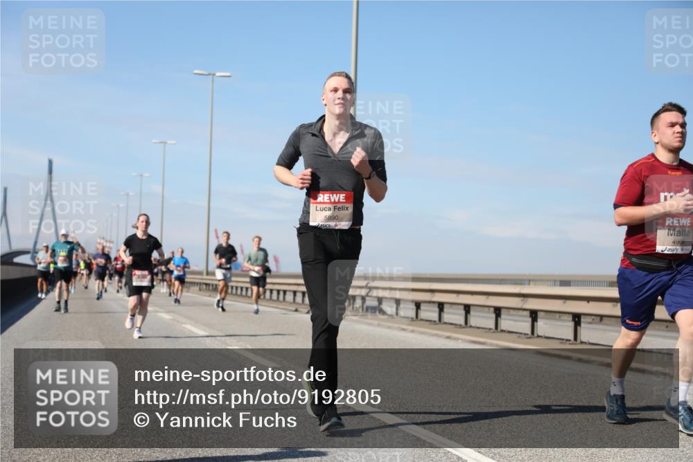 03.10.2025 - Köhlbrandbrückenlauf Yannick Fuchs http://msf.ph/oto/9192805 03.10.2025 11:54:18 Position 3 5890, 4908 meine-sportfotos.de