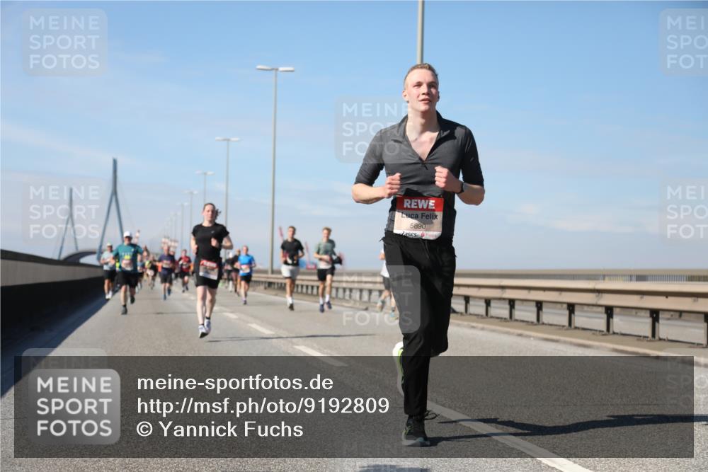 03.10.2025 - Köhlbrandbrückenlauf Yannick Fuchs http://msf.ph/oto/9192809 03.10.2025 11:54:18 Position 3 5890 meine-sportfotos.de
