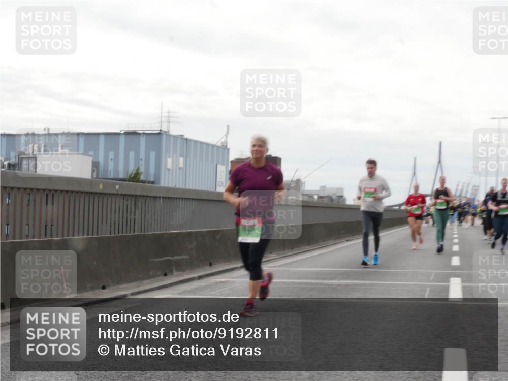 03.10.2025 - Köhlbrandbrückenlauf Matties Gatica Varas http://msf.ph/oto/9192811 03.10.2025 16:11:59 Position 3  meine-sportfotos.de