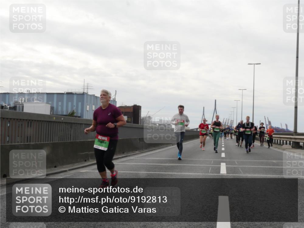 03.10.2025 - Köhlbrandbrückenlauf Matties Gatica Varas http://msf.ph/oto/9192813 03.10.2025 16:11:59 Position 3  meine-sportfotos.de