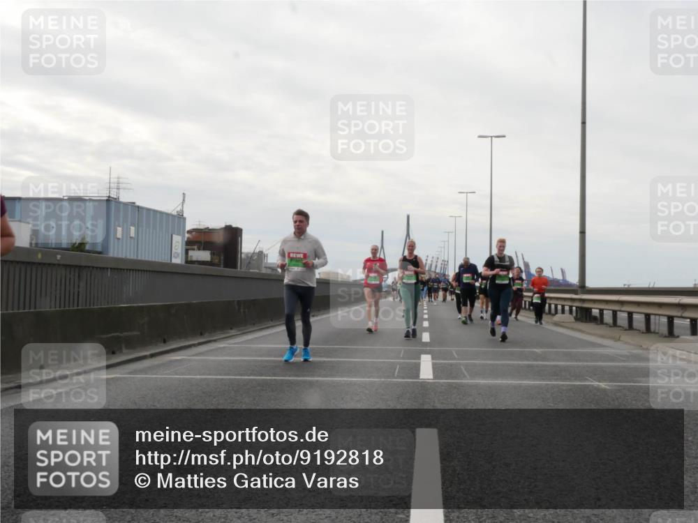 03.10.2025 - Köhlbrandbrückenlauf Matties Gatica Varas http://msf.ph/oto/9192818 03.10.2025 16:12:00 Position 3  meine-sportfotos.de