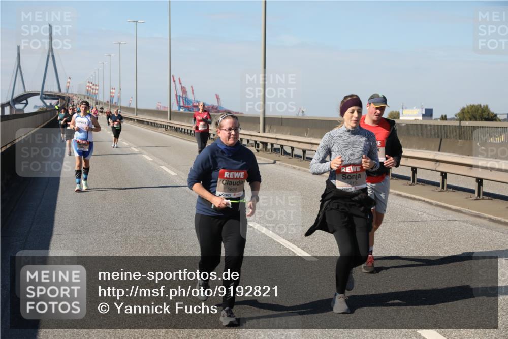 03.10.2025 - Köhlbrandbrückenlauf Yannick Fuchs http://msf.ph/oto/9192821 03.10.2025 12:14:55 Position 3 5620, 5613 meine-sportfotos.de