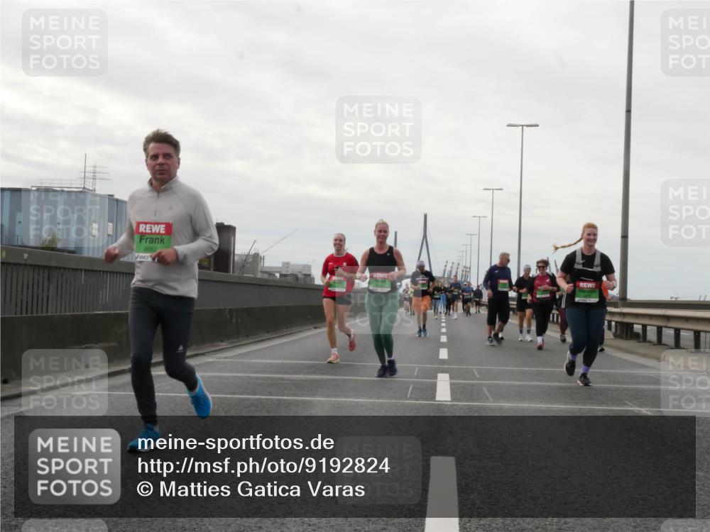 03.10.2025 - Köhlbrandbrückenlauf Matties Gatica Varas http://msf.ph/oto/9192824 03.10.2025 16:12:02 Position 3 8662 meine-sportfotos.de