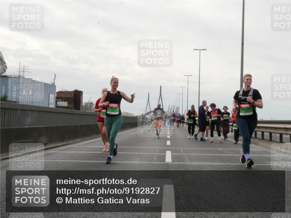 03.10.2025 - Köhlbrandbrückenlauf Matties Gatica Varas http://msf.ph/oto/9192827 03.10.2025 16:12:03 Position 3  meine-sportfotos.de